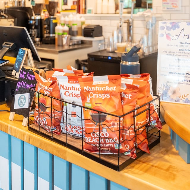Nantucket Chips (Sea Salt, BBQ).